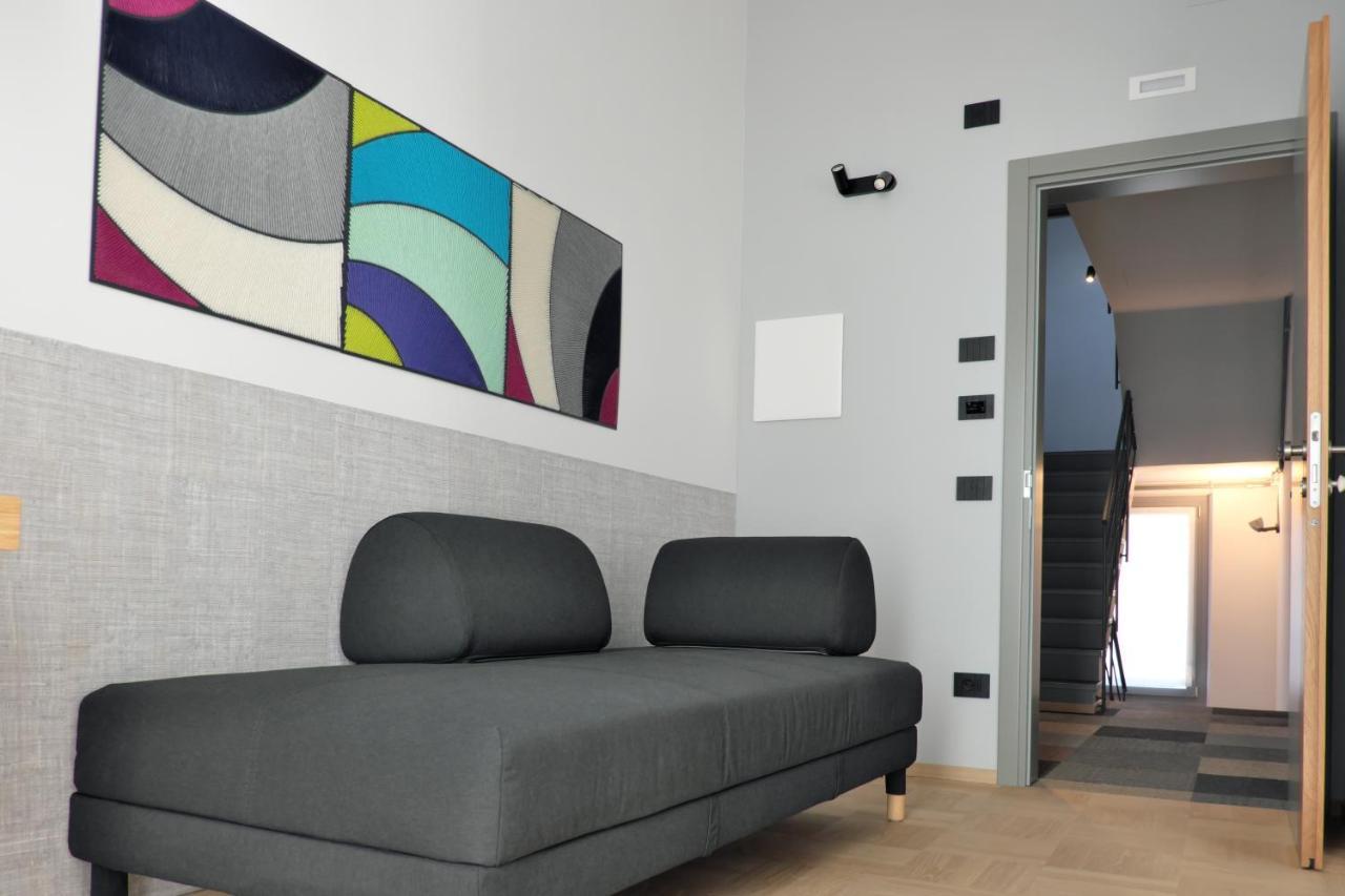Invento Bnb Unconventional Maison チヴィタノーヴァ・マルケ エクステリア 写真