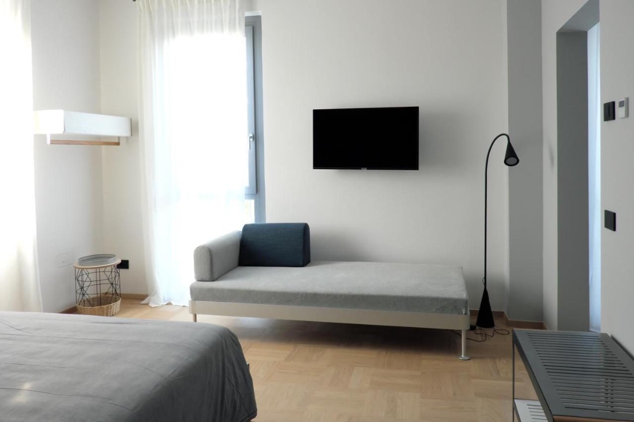 Invento Bnb Unconventional Maison チヴィタノーヴァ・マルケ エクステリア 写真