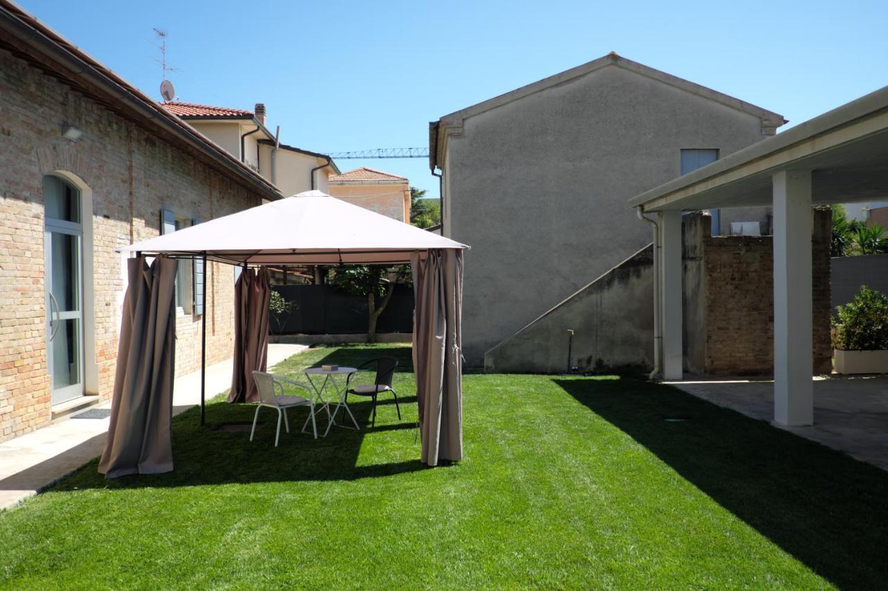 Invento Bnb Unconventional Maison チヴィタノーヴァ・マルケ エクステリア 写真